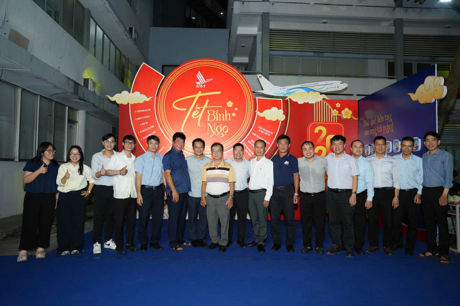 Tập thể Giảng viên Khoa Kỹ thuật Hàng không